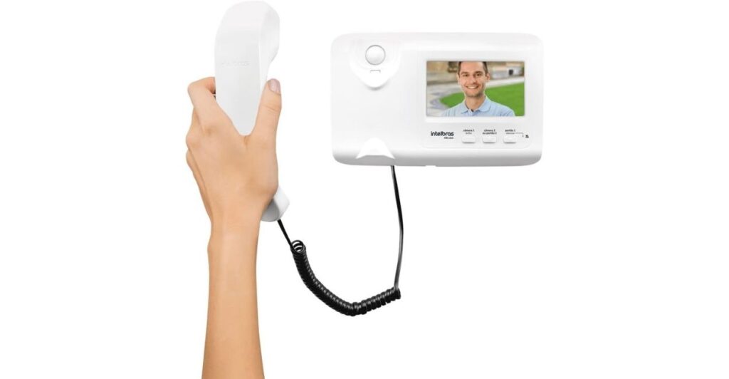imagem mostra im video porteiro intelbras ivr 1010 branco
