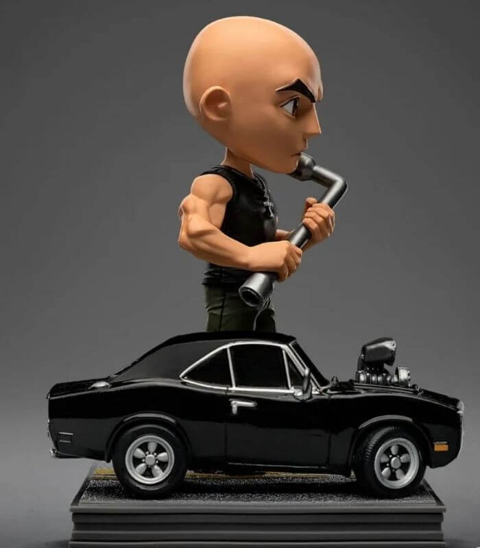 figura colecionável MiniCo Dominic Toretto Dodge Charger